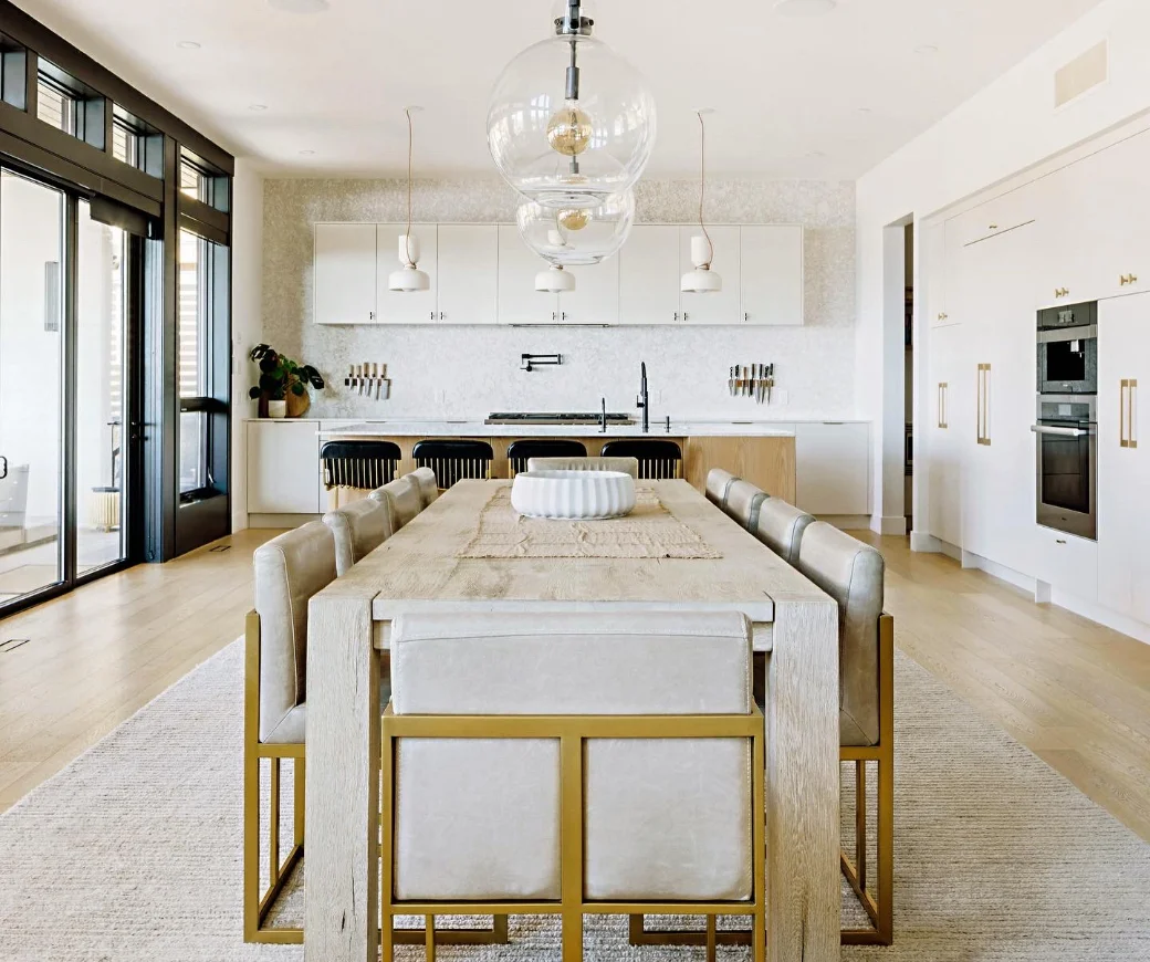 Dining room renovation with neutral tones